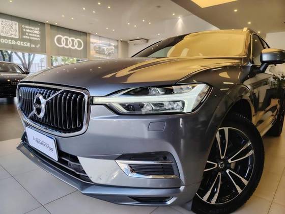 VOLVO XC60 2.0 T8 HYBRID MOMENTUM AWD GEARTRONIC